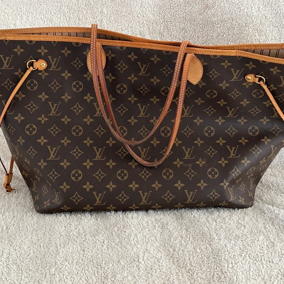 Louis Vuitton Handbags - Louis Vuitton Neverfull GM